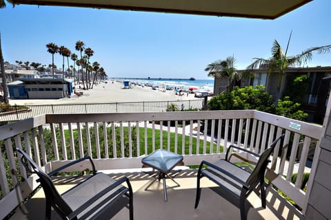 Relax and unwind as you gaze at the whitewater ocean views, the beach, and the Pier!