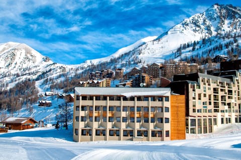 Experience the picturesque atmosphere at this amazing property.