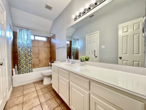 Combined shower/tub, hair dryer, towels, soap