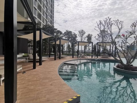 Outdoor pool, an infinity pool