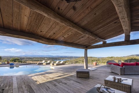 Outdoor pool, an infinity pool