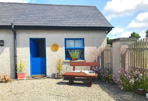 Courtyard Bedroom #2 seating area