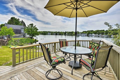 Groups of 8 will quickly fall in love with Chaumont Bay from this lovely cottage