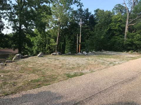 Parking slab at the top of the hill has plenty of room for cars and boats!