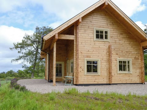 Outstanding holiday home | Moonshine Cottage, Culbokie, near Dingwall