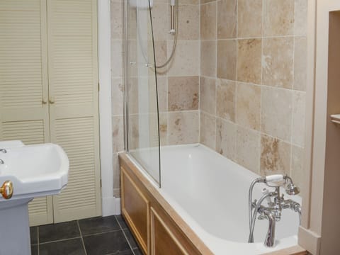 Bathroom | Tressady Coach House, Rogart, near Dornoch