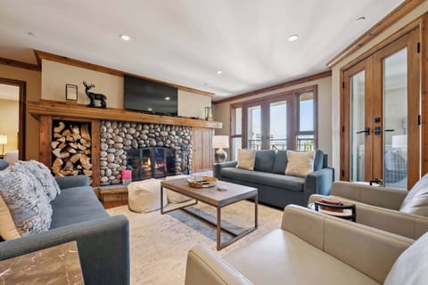 hyattcondo-1-6705_54687389911_o