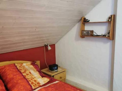 1 bedroom, internet, bed sheets