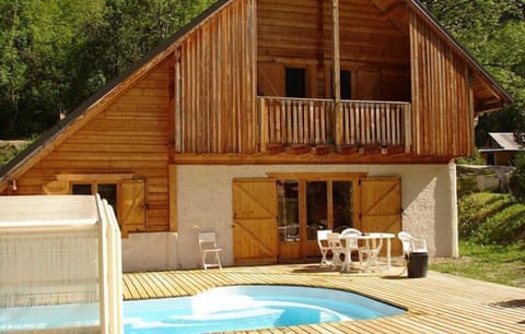 Lovely pool and breathtaking nature!