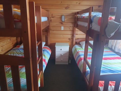 3 bedrooms, travel crib, WiFi
