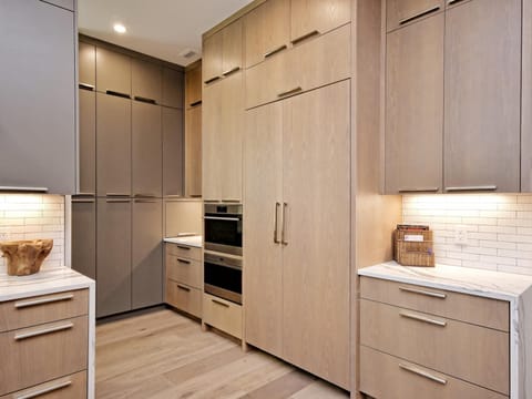 The House of Yes- Luxury Urban Farm House. Walking distance to downtown (26)