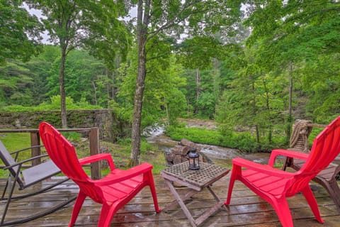 Mill River Vacation Rental | 2BR | 1BA | Stairs Required | 1,100 Sq Ft