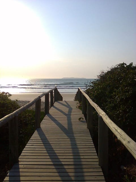 Beach nearby, sun loungers, beach towels