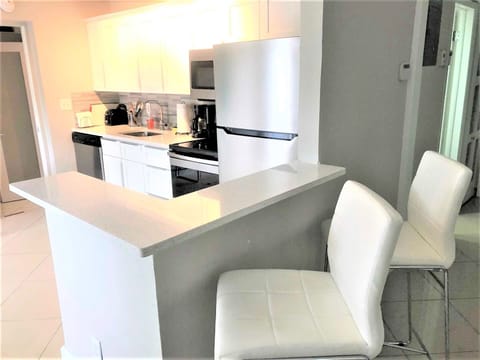 Breakfast bar is great place to have a conversation with the cook.