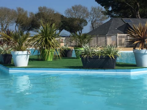 Indoor pool, outdoor pool