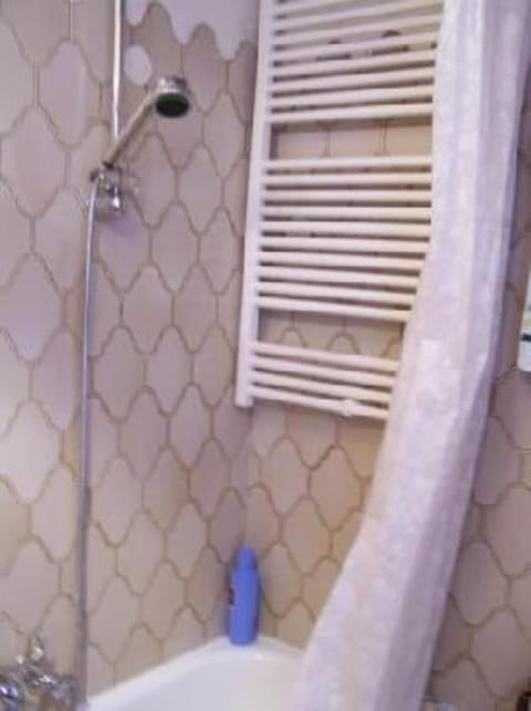 Bathtub, hair dryer