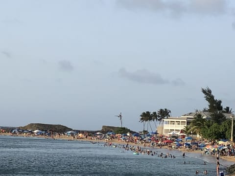 Beach nearby, sun loungers, beach towels