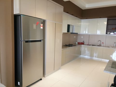 Fridge, microwave, dishwasher