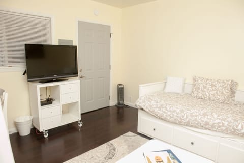 TV connected to Netflix account