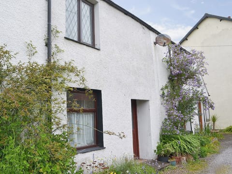 Lovely traditional Lakeland cottage | Annie’s Cottage, Millom