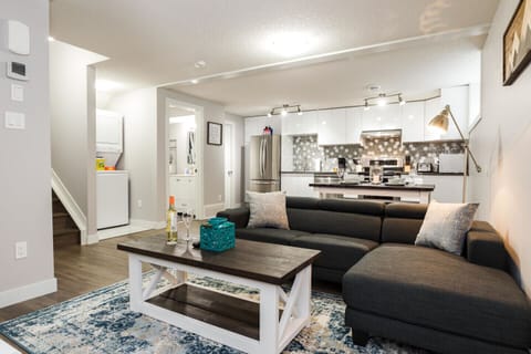 Luxurious, bright and modern guest suite in the Southwest of Edmonton!