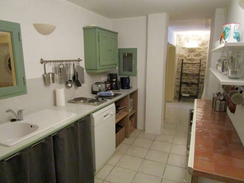 Petit Theodorit - Kitchen