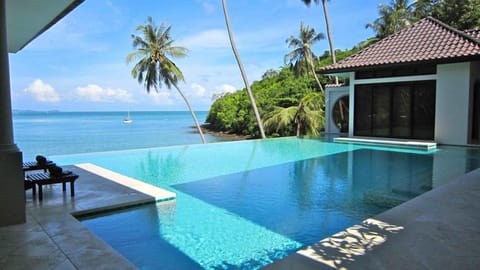 Luxury Beach Front Hai Leng Villa AO YON