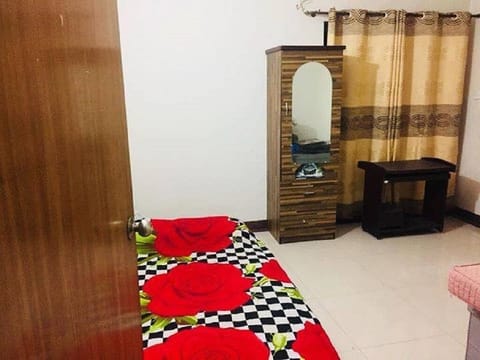 2 bedrooms, in-room safe, iron/ironing board, WiFi