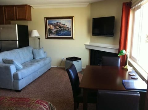 Luxury bright studio in a quiet neighborhood near beach