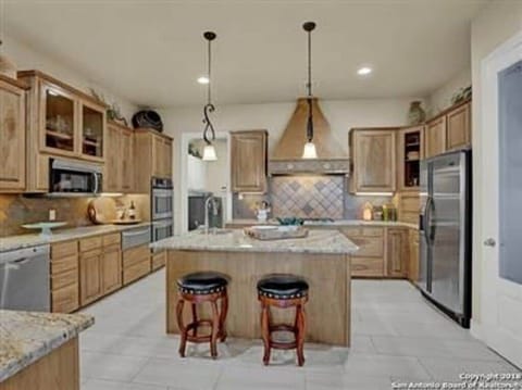 Large island kitchen