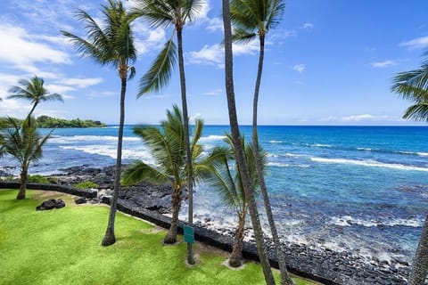 Beach nearby, sun loungers, beach towels