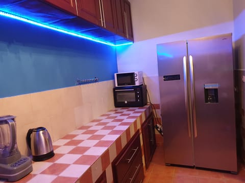 Microwave, oven, coffee/tea maker, electric kettle