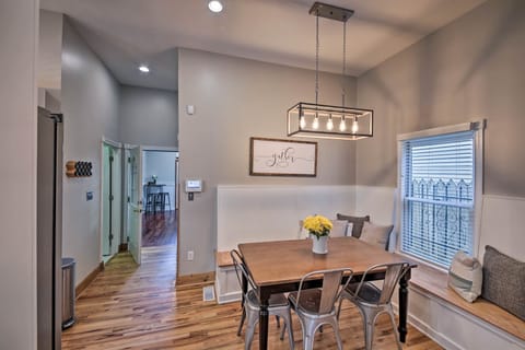 Dining Area | Dishes & Flatware Provided