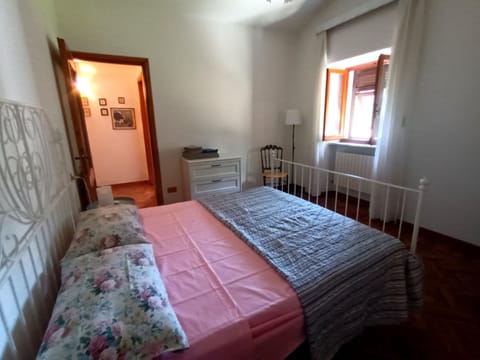 2 bedrooms, iron/ironing board, travel crib, free WiFi