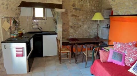Tower: Single bedroom with kitchenette