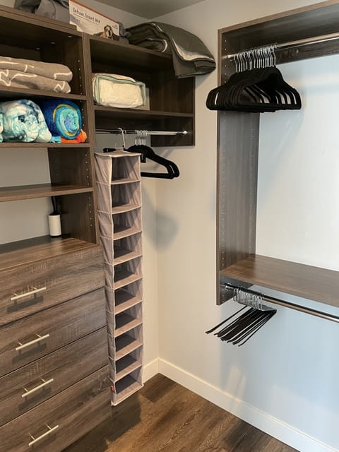 Walk-in Closet