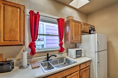 Fridge, stovetop, coffee/tea maker, spices