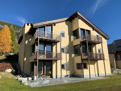 View Chesa Arnica, La Punt