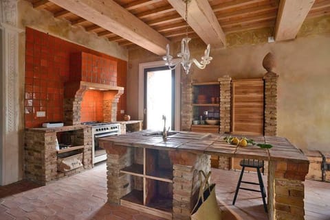 TUSCANY FOREVER RESIDENCE VILLA II L’ALLEGRIA GROUND FLOOR APARTMENT  4 bedrooms, 2 bathrooms 