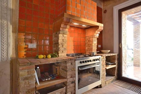 TUSCANY FOREVER RESIDENCE VILLA II L’ALLEGRIA GROUND FLOOR APARTMENT  4 bedrooms, 2 bathrooms 