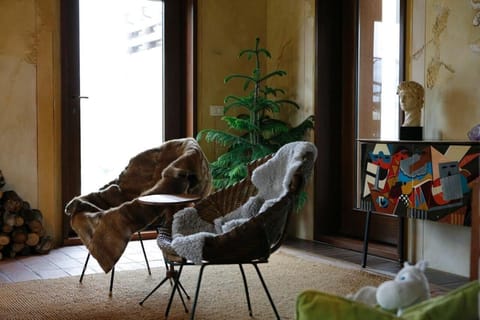 VILLA TUSCANY FOREVER ACQUAVIVA . Located in Montescudaio , only 10 km from the nearest beach ! 
PRIVATE POOL 