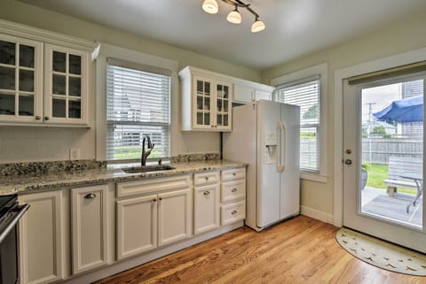 Fridge, stovetop, coffee/tea maker, toaster