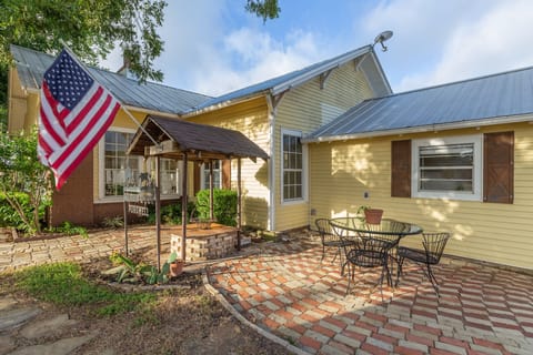 Daylight view of home front