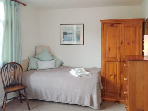 Main bedroom, spare single | Ewenny Cottage, Ewenny, near Bridgend
