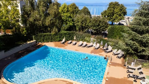 Indoor pool, outdoor pool