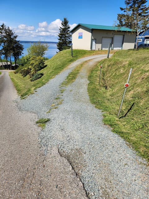 Driveway off Cardinal Way