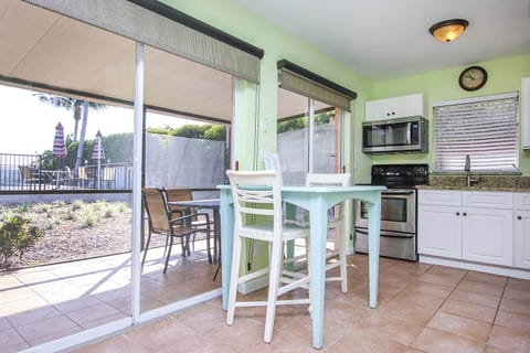 Cottage 8 Dining Room