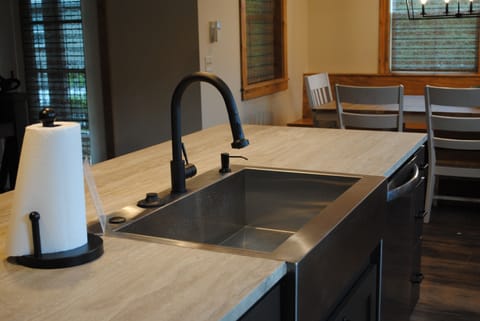 farm sink with disposal