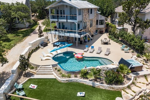 Lake Travis and a gorgeous pool!
