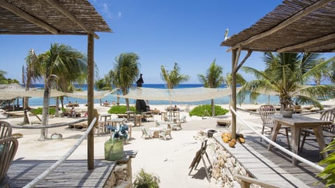 Beach nearby, sun loungers, beach towels